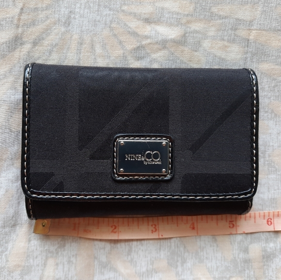 Nine & Co geometric print wallet. - Picture 11 of 12